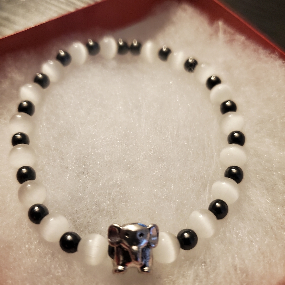 Bracelets - Picture 10 of 16